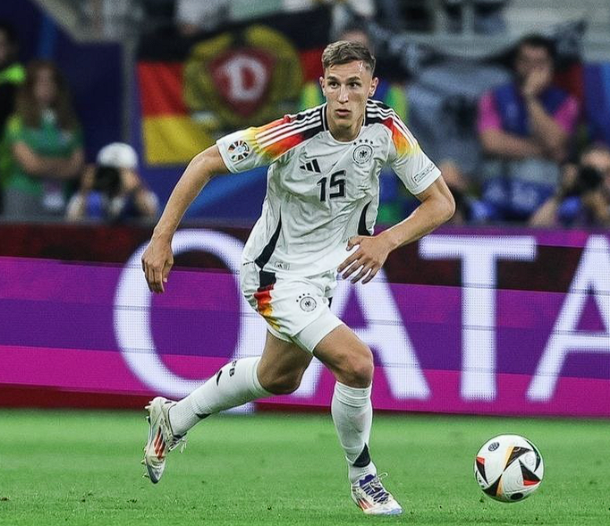 马特乌斯谈施洛特贝克续约:解约金条款的合理性与球员考量